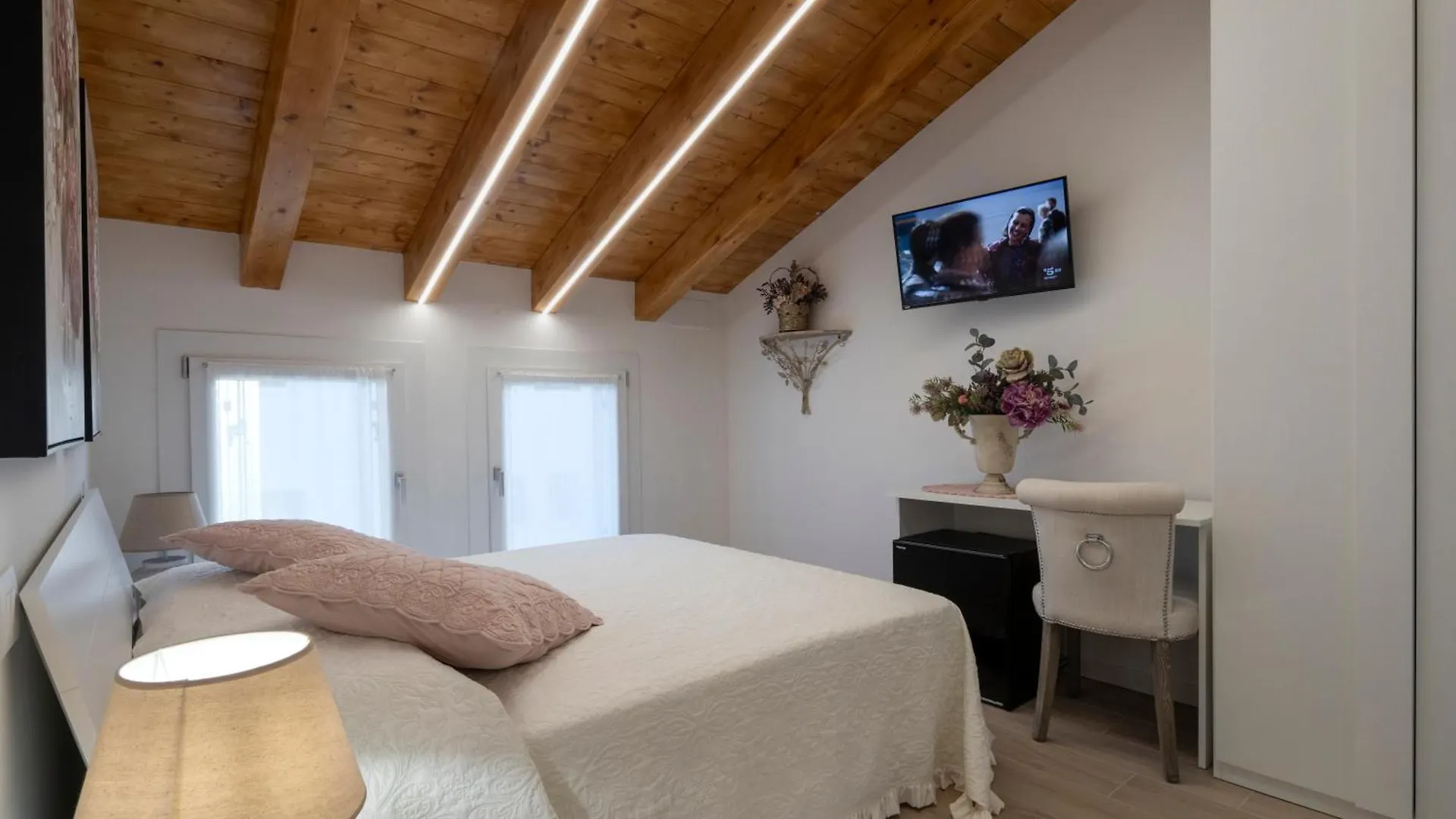 פיאצולה סול ברנטה Camerini Guest House