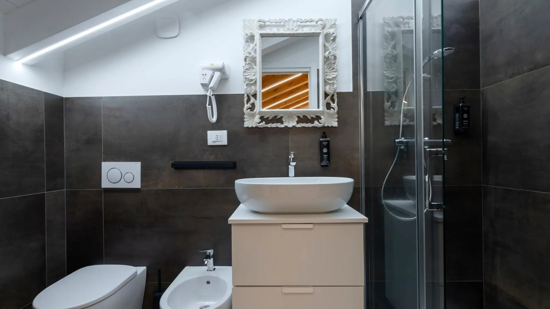 פיאצולה סול ברנטה Camerini Guest House