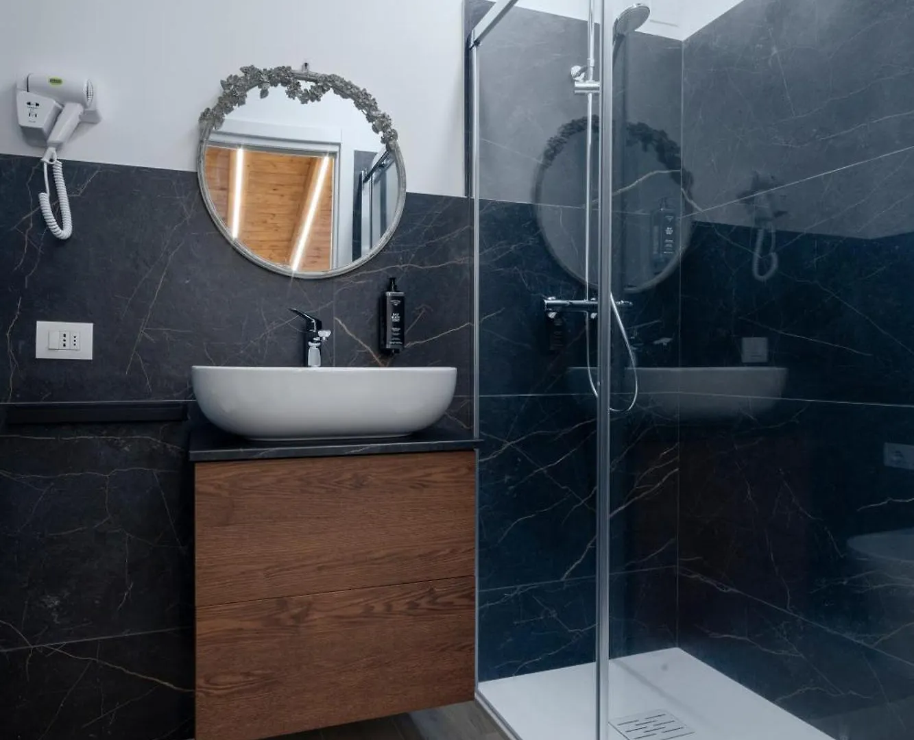 פיאצולה סול ברנטה Camerini Guest House  פיאצולה סול ברנטה